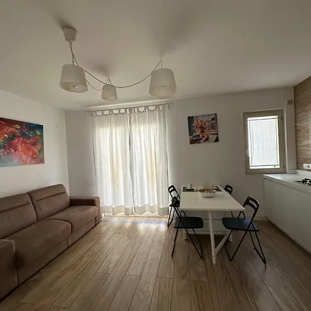 Essence Domus Матера