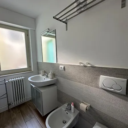 Essence Domus Матера
